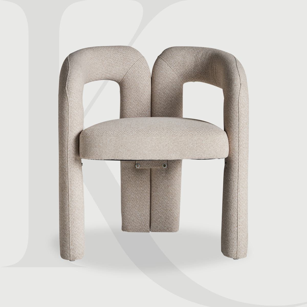 CHAISE KARVAJ